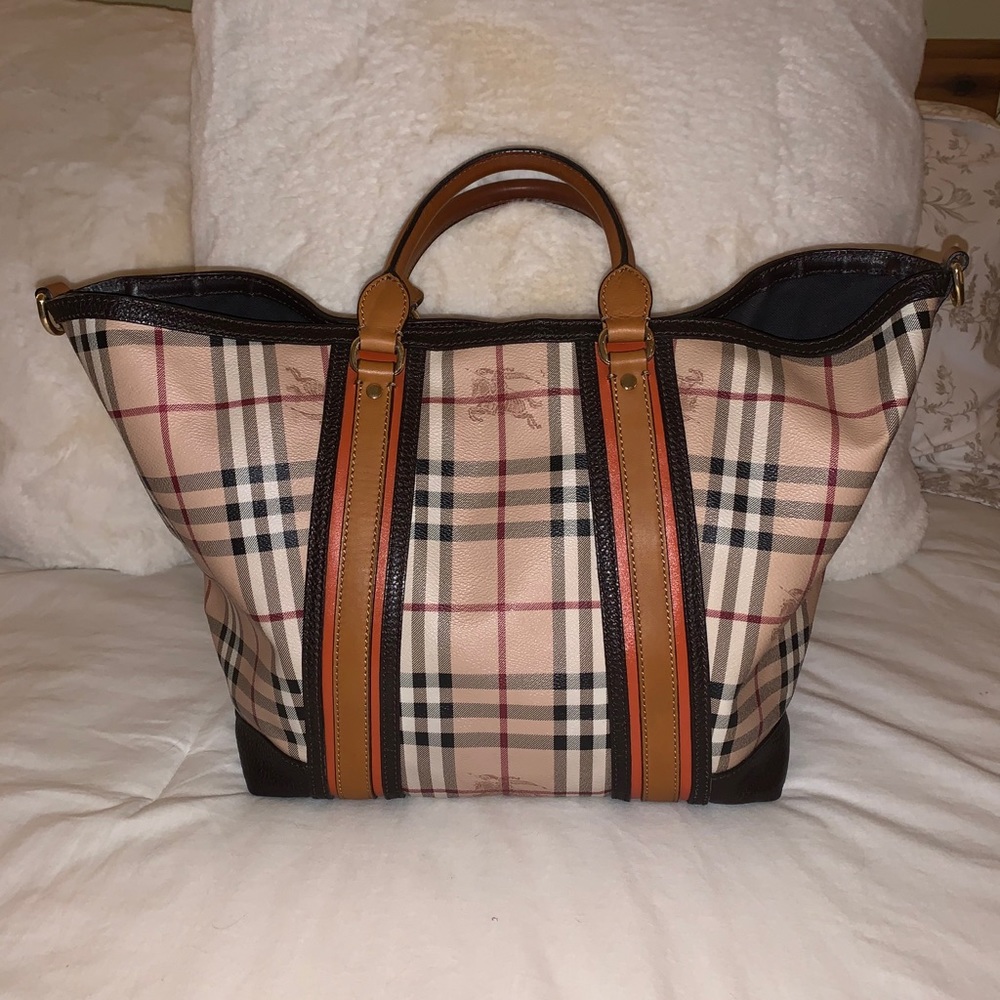 Burberry handbag - Picture 6 of 16